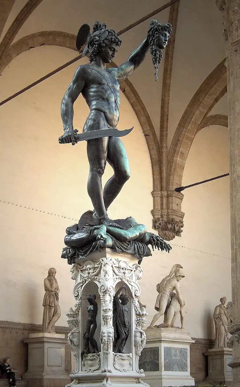 Perseus_with_the_Head_of_Medusa-Benvenuto_Cellini.webp